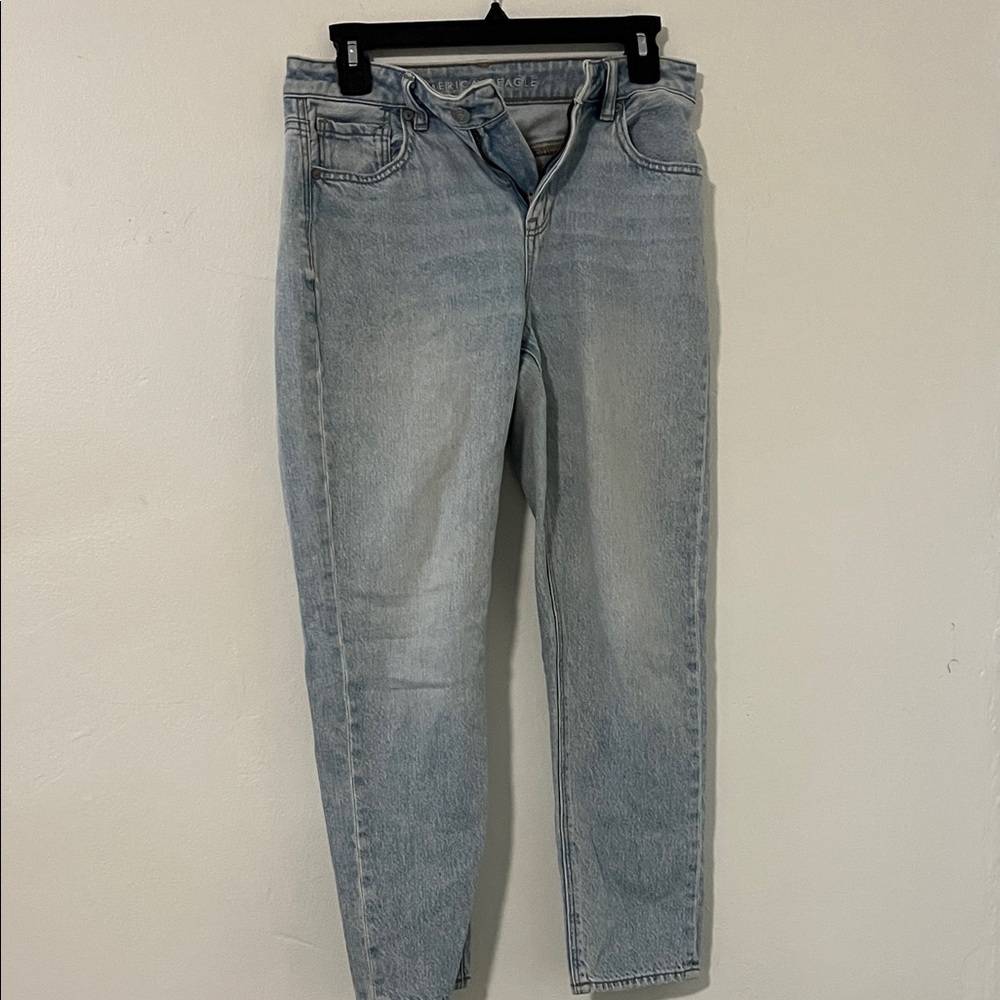American Eagle Light Wash Women's Jeans Short
